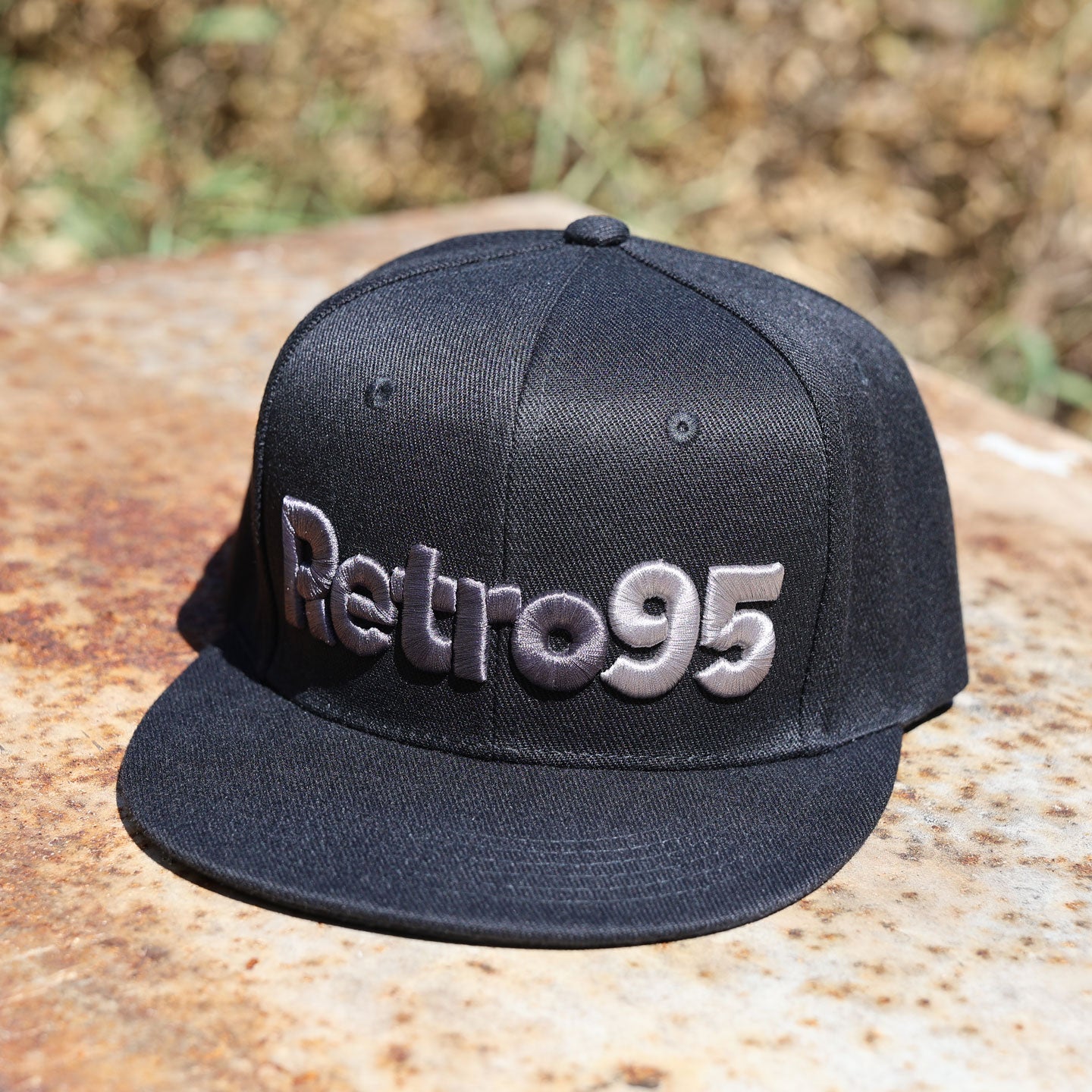 Retro95 Snapback Hat, Mesh-back